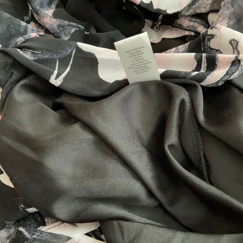 🖤💗NWOT Venus MIDI Dress - Picture 13 of 13